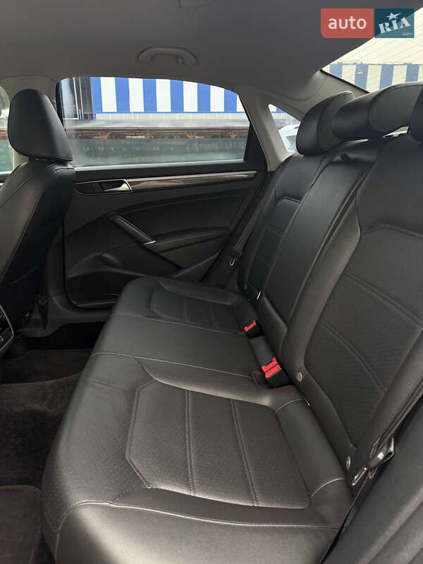 Седан Volkswagen Passat 2016 в Запорожье