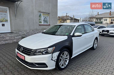 Седан Volkswagen Passat 2018 в Луцке
