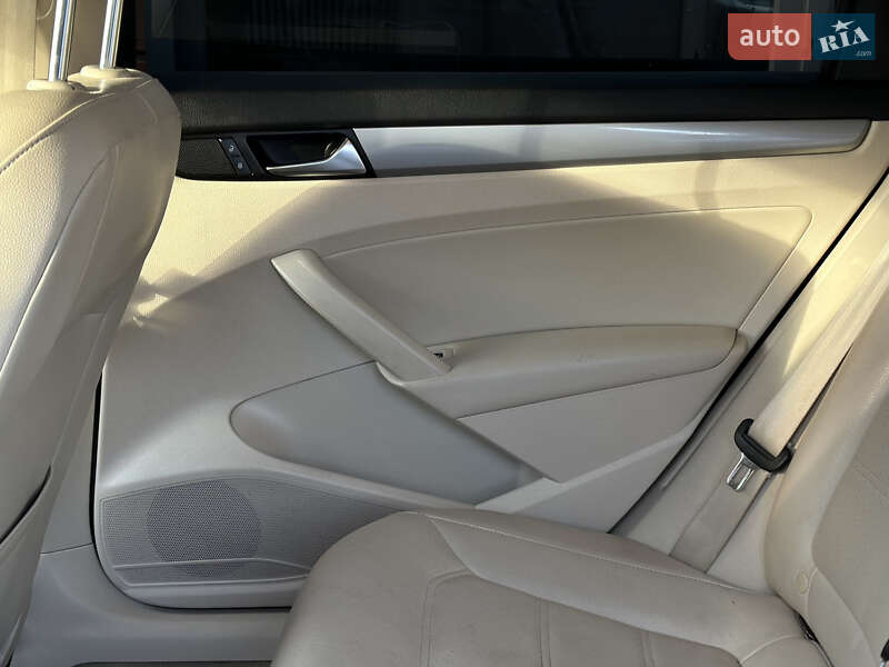 Седан Volkswagen Passat 2014 в Шептицькому фото 44 Седан Volkswagen Passat 2014 в Шептицькому