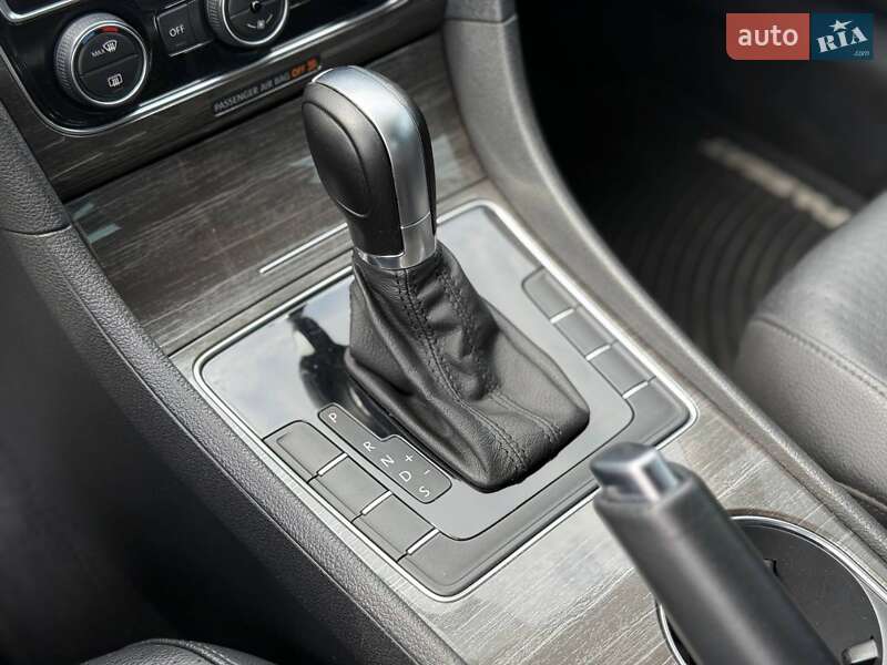 Седан Volkswagen Passat 2016 в Кривом Роге