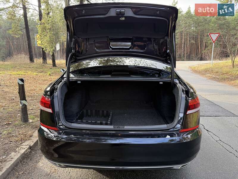 Седан Volkswagen Passat 2020 в Киеве
