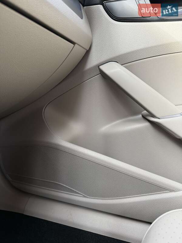 Седан Volkswagen Passat 2020 в Киеве