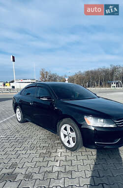 Седан Volkswagen Passat 2013 в Киеве