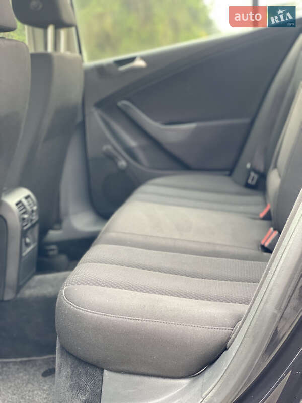 Седан Volkswagen Passat 2009 в Староконстантинове