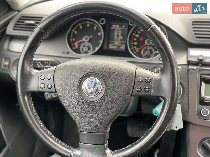 Седан Volkswagen Passat 2009 в Староконстантинове