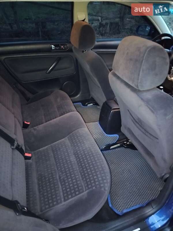 Универсал Volkswagen Passat 2003 в Житомире