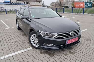 Універсал Volkswagen Passat 2018 в Нововолинську