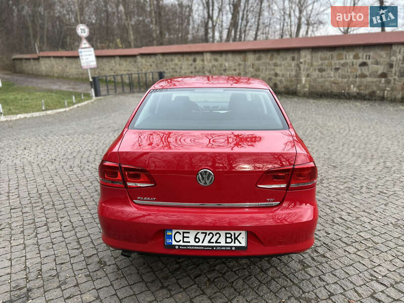 Седан Volkswagen Passat 2013 в Черновцах