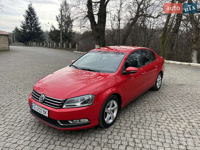 Седан Volkswagen Passat 2013 в Черновцах