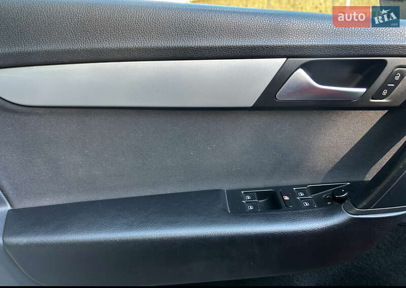 Седан Volkswagen Passat 2013 в Черновцах