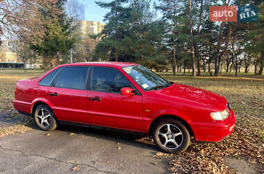 Седан Volkswagen Passat 1994 в Горишних Плавнях