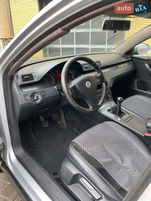Седан Volkswagen Passat 2007 в Харкові