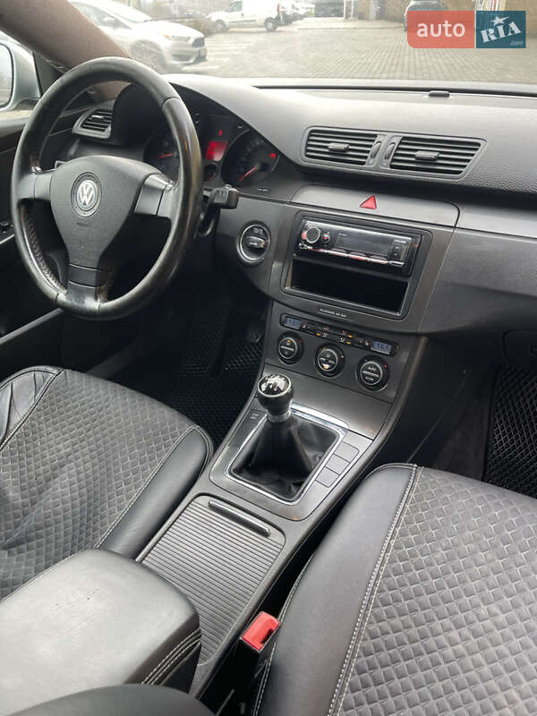 Седан Volkswagen Passat 2007 в Харкові