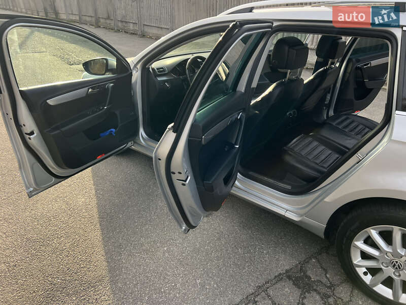 Универсал Volkswagen Passat 2011 в Киеве