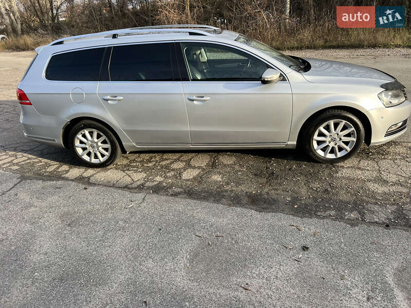Универсал Volkswagen Passat 2011 в Киеве