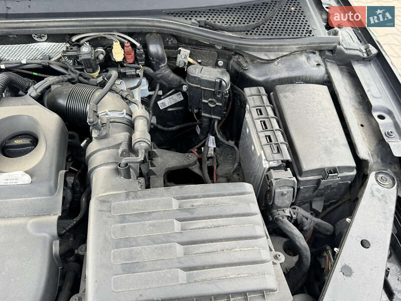 Универсал Volkswagen Passat 2018 в Софиевской Борщаговке фото 67 Универсал Volkswagen Passat 2018 в Софиевской Борщаговке