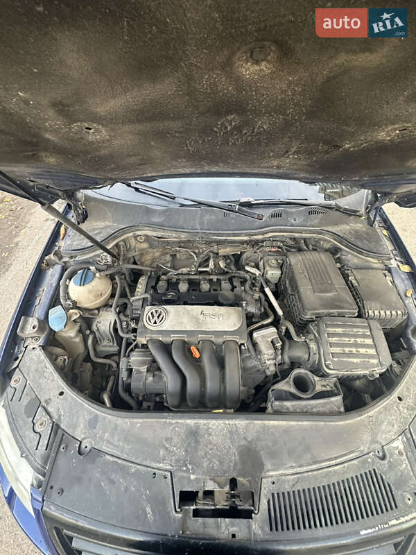 Седан Volkswagen Passat 2005 в Киеве