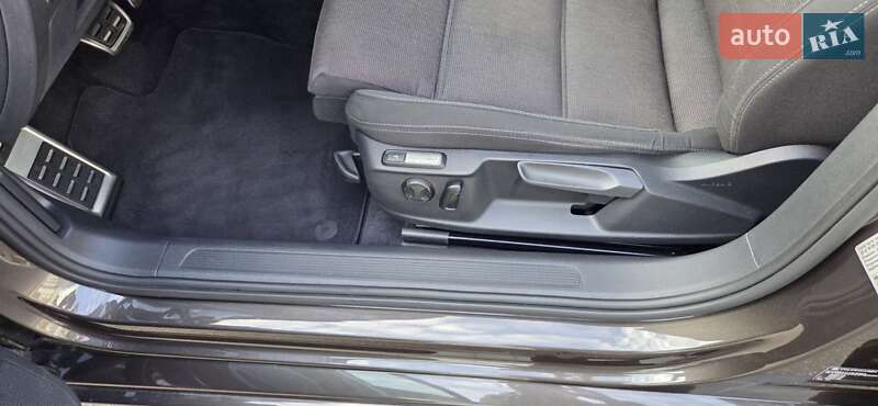 Седан Volkswagen Passat 2016 в Одессе