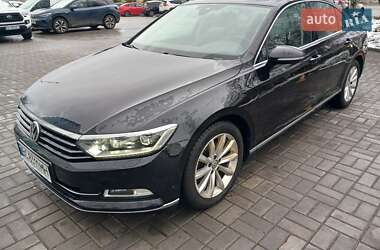 Седан Volkswagen Passat 2017 в Львове