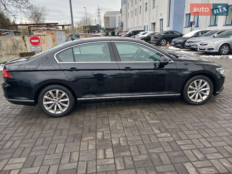 Седан Volkswagen Passat 2017 в Львове