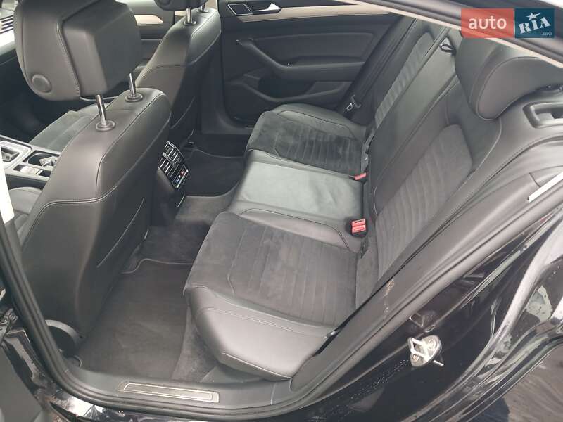 Седан Volkswagen Passat 2017 в Львове