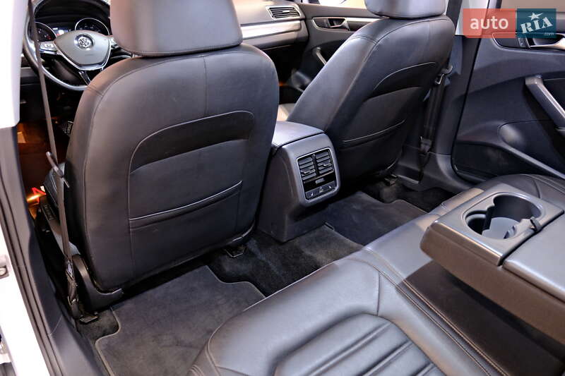 Седан Volkswagen Passat 2017 в Одесі