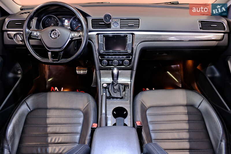 Седан Volkswagen Passat 2017 в Одесі