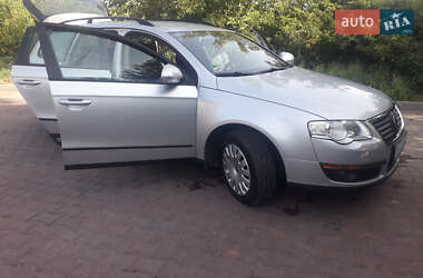 Універсал Volkswagen Passat 2009 в Рівному