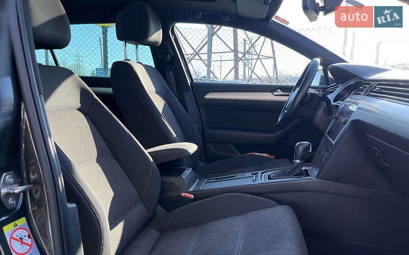 Универсал Volkswagen Passat 2019 в Стрые