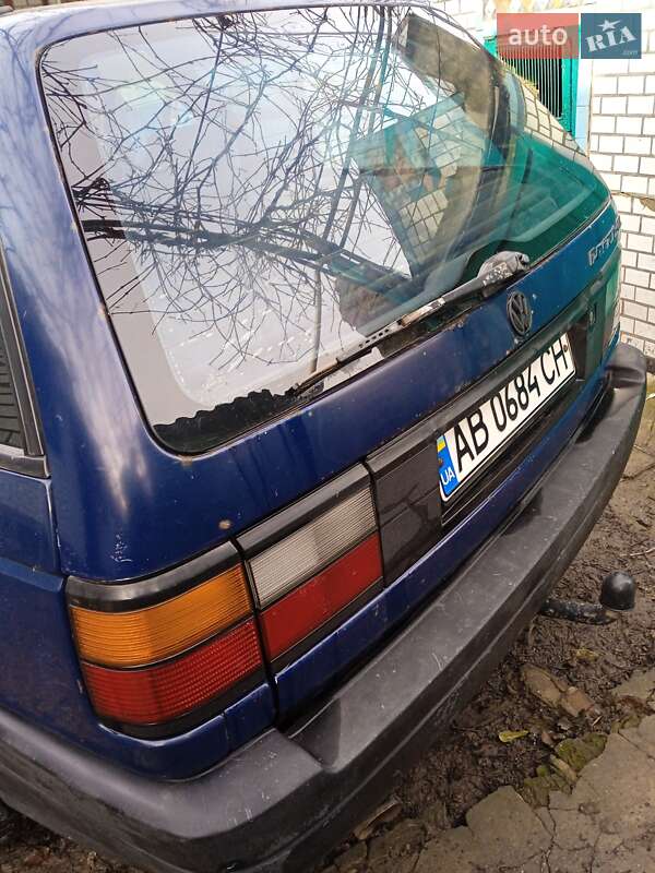 Универсал Volkswagen Passat 1992 в Томашполе