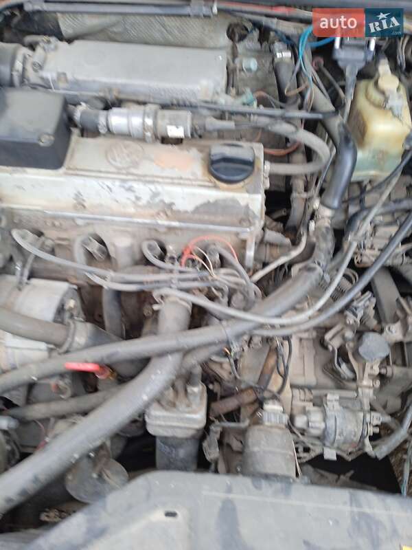 Универсал Volkswagen Passat 1992 в Томашполе