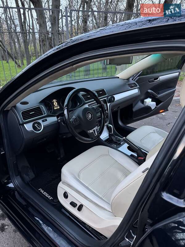 Седан Volkswagen Passat 2013 в Одессе