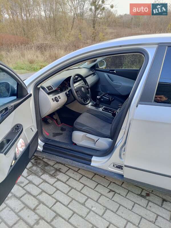 Седан Volkswagen Passat 2005 в Жмеринке