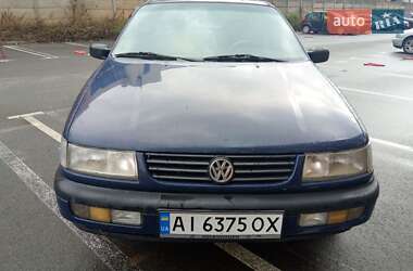 Седан Volkswagen Passat 1994 в Киеве