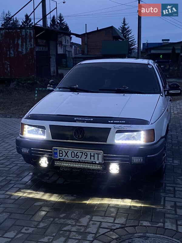 Седан Volkswagen Passat 1991 в Шепетівці