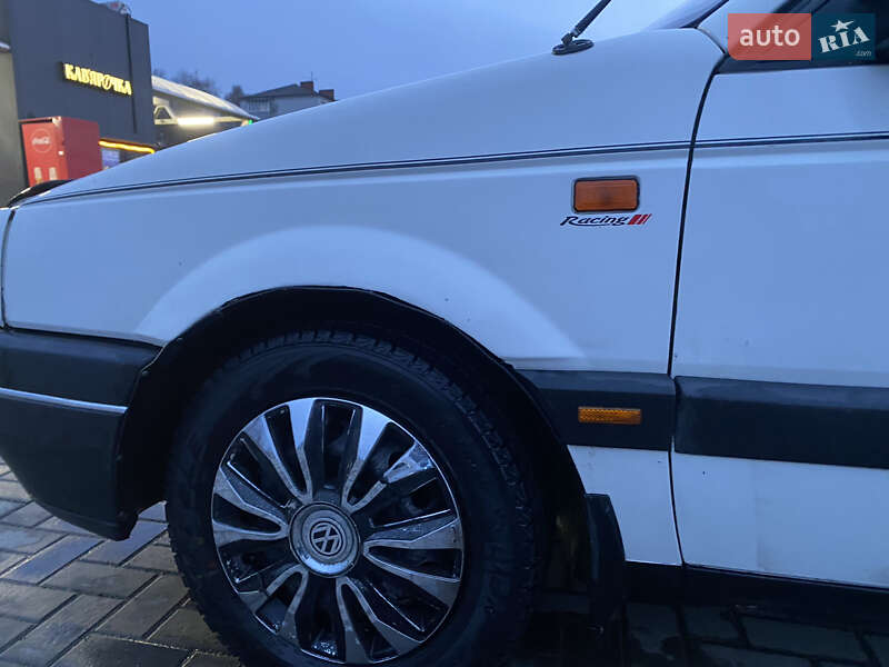 Седан Volkswagen Passat 1991 в Шепетівці