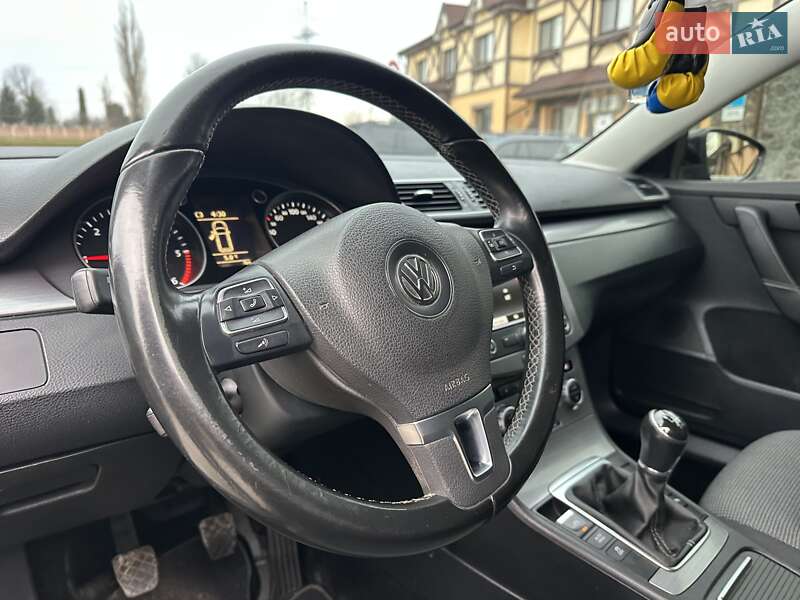 Универсал Volkswagen Passat 2014 в Хмельницком