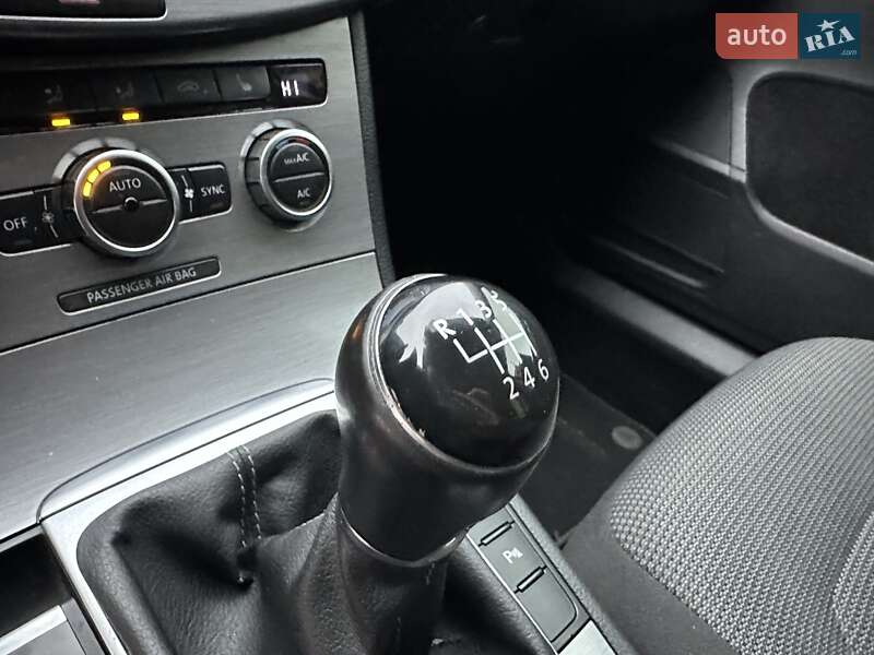 Универсал Volkswagen Passat 2014 в Хмельницком