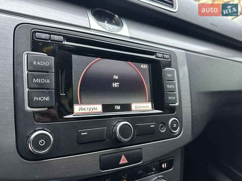 Универсал Volkswagen Passat 2014 в Хмельницком