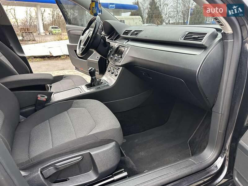 Универсал Volkswagen Passat 2014 в Хмельницком