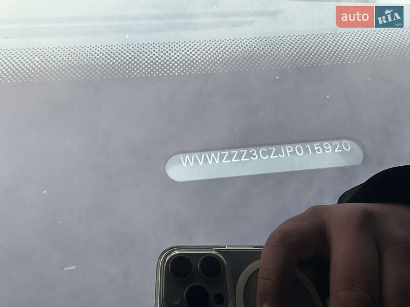 Универсал Volkswagen Passat 2018 в Киеве