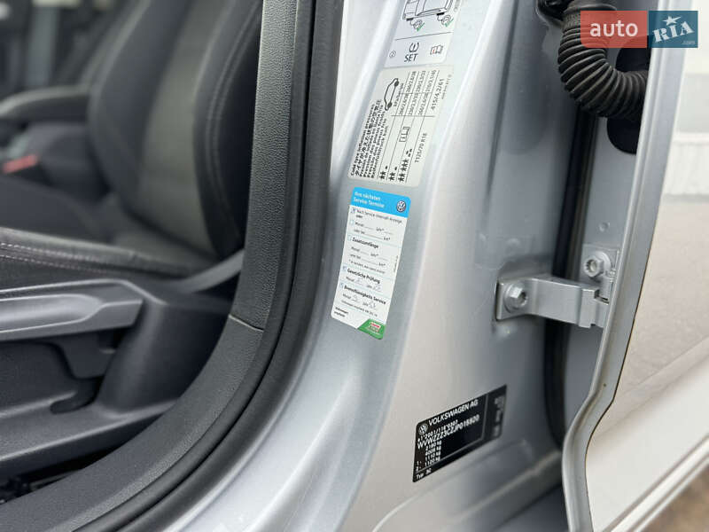 Универсал Volkswagen Passat 2018 в Киеве