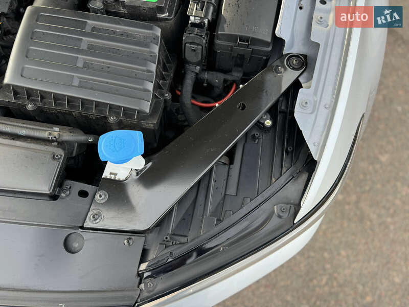 Универсал Volkswagen Passat 2018 в Киеве