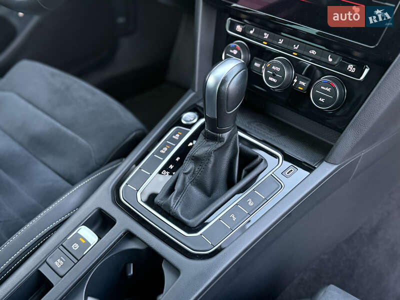 Универсал Volkswagen Passat 2020 в Луцке