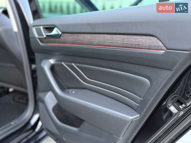 Универсал Volkswagen Passat 2020 в Луцке