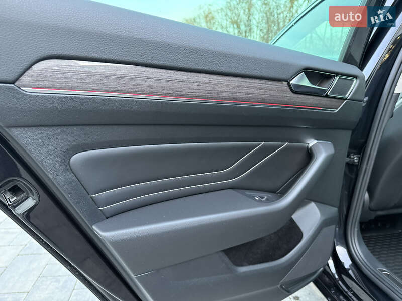 Универсал Volkswagen Passat 2020 в Луцке