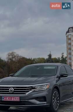 Седан Volkswagen Passat 2021 в Кременчуге