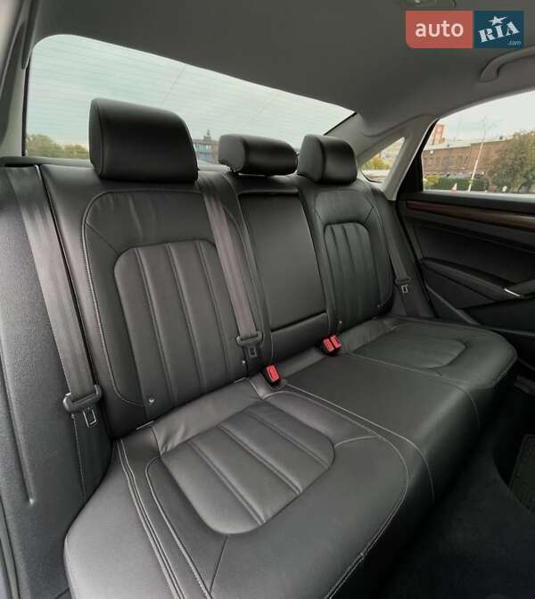 Седан Volkswagen Passat 2021 в Кременчуге