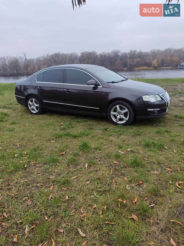 Седан Volkswagen Passat 2006 в Києві
