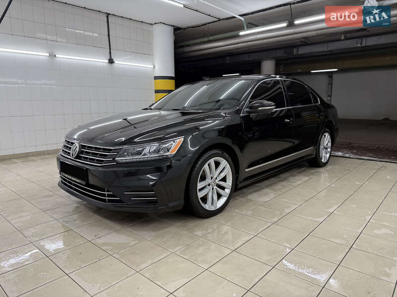 Седан Volkswagen Passat 2016 в Киеве